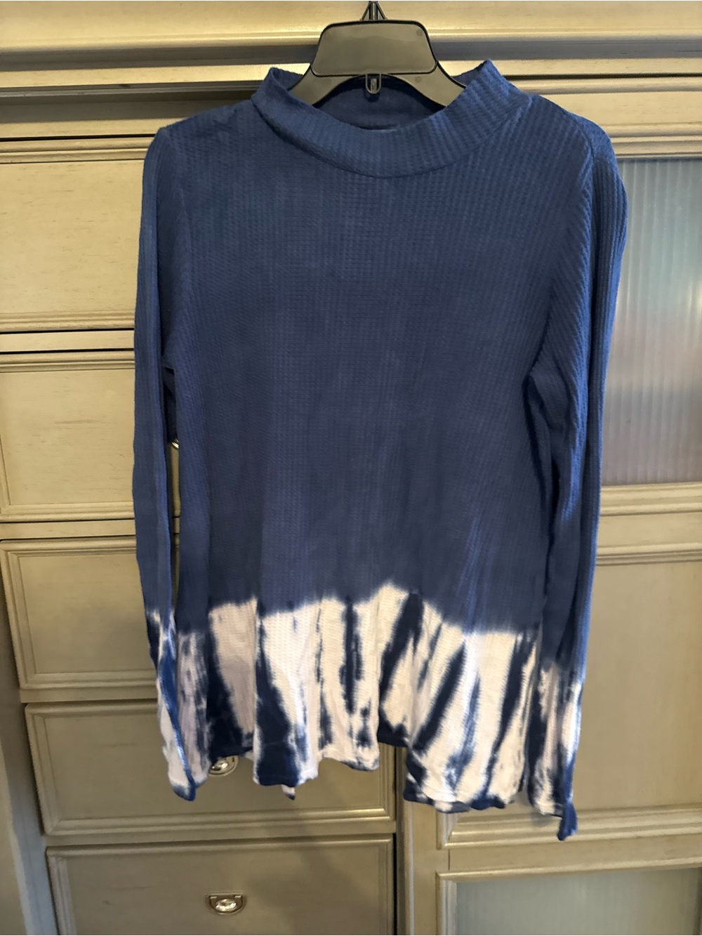 belk Blue and White Tie-Dye Ribbed Crewneck Sweater